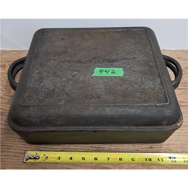 camp-chef 13-5 roaster (cast iron heavy) 16"x11" (2) piece