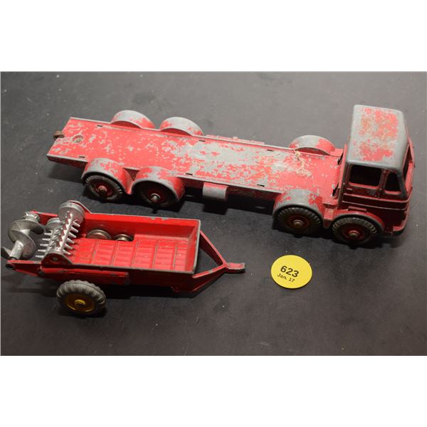 Dinky Toy – Massey Harris Spreader, Truck (as is)