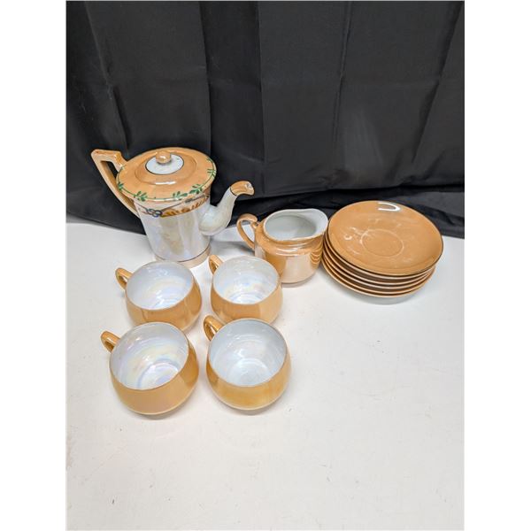 Chikaramchi tea Cups w/ Saucers w/ teapot and Creamer