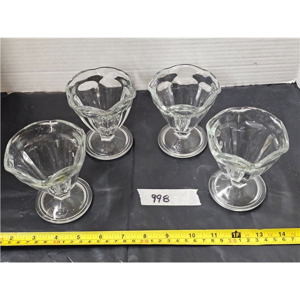 Set of (4) Vintage Anchor Hocking Clear Glass Ice Cream Dish