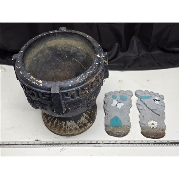 Cement garden pot- over 100lbs