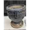 Image 3 : Cement garden pot- over 100lbs