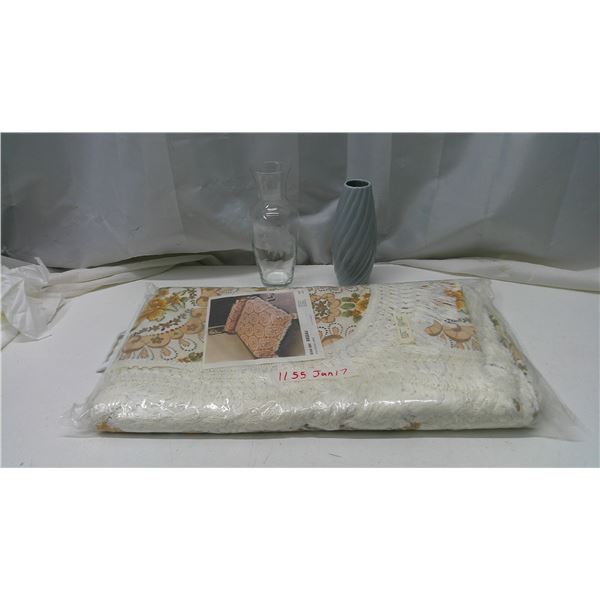 Rosana bedspread + 2 vases