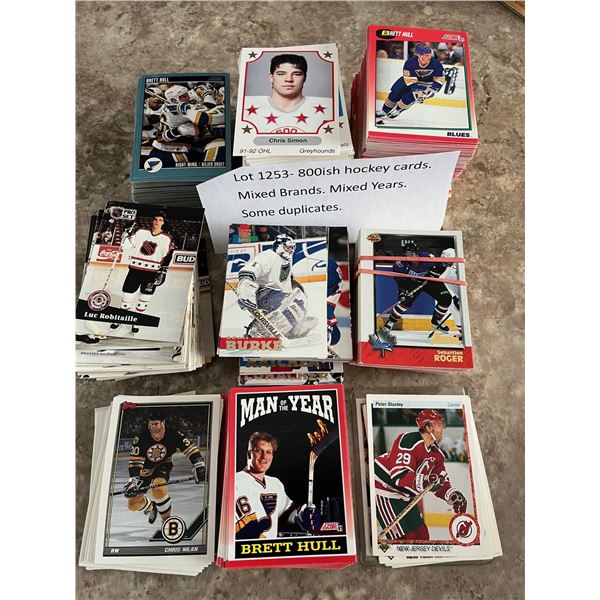1253- Large box of 800ish hockey cards. Mixed Brands. Mixed Years. Some duplicates.