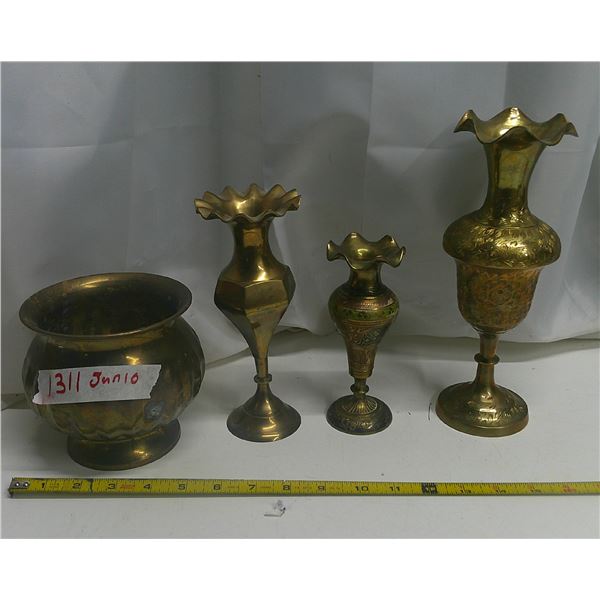 4 solid brass vases