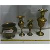 Image 1 : 4 solid brass vases