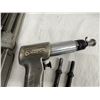 Image 4 : SNAP-ON AIR CHISEL WITH TWO SNAP-ON CHISEL TIPS AND CHICAGO PNEUMATIC CHISEL TIPS IN METAL ZIP-GUN B