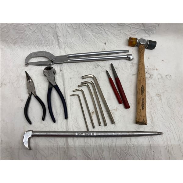 CRAFTSMAN TOOLS, MISCELLANEOUS LOT INCLUDING BRAKE SPRING PLIERS, LADY FOOT PRY BAR, HAMMER, PUNCHES
