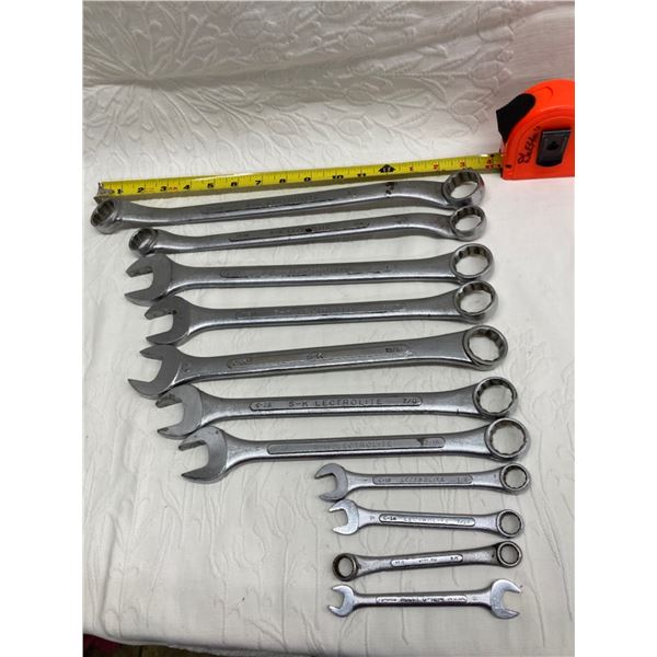 VINTAGE S-K AND S-K LECTROLITE COMBINATION WRENCHES AND A BOX WRENCH