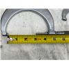 Image 9 : VINTAGE TUMICO TUBULAR MICROMETER SET IN FITTED WOODEN CASE