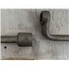 Image 12 : COLLECTION OF AUTOMOTIVE TOOLS, INCLUDING A MULTIPURPOSE BEARING AND PULLEY PULLER SET, BREAKER BARS