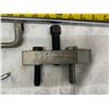 Image 5 : COLLECTION OF AUTOMOTIVE TOOLS, INCLUDING A MULTIPURPOSE BEARING AND PULLEY PULLER SET, BREAKER BARS