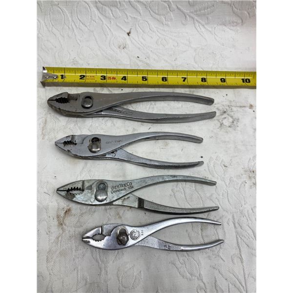 PLIERS, LOT OF 4 INCLUDING CEETEE CO CRESCENT PLIERS