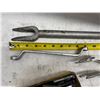 Image 10 : VINTAGE DURO-CHROME AUTOMOTIVE SPECIALTY TOOLS INCLUDING VARIOUS COMPONENTS FOR A SLIDE HAMMER PULLE