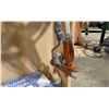 Image 3 : BINKS INNOVATIVE MOBILE SPRAYING UNIT WITH HOSE & 3 SPRAY GUNS