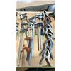 Image 3 : APPROX. 25 ASSORTED CLAMPS