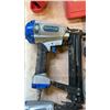 Image 2 : GROUP OF 5 PNEUMATIC POWER TOOLS - 2 BRAD NAILERS AND 3 DISC SANDERS