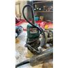 Image 3 : GROUP OF 3 CORDED MAKITA POWER TOOLS - 1 GRINDER AND 2 ROUTERS