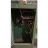 Image 2 : GREEN INDUSTRIAL WOOD LATHE MACHINE
