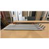 Image 1 : GROUP OF (4) RICHELIEU ALUMINIUM BAR CLAMPS AND (4) LARGE STEEL BAR CLAMPS