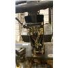 Image 7 : HYSTER S65XM YELLOW PROPANE FORKLIFT-HOURS UNKNOWN, 3 STAGE MAST, SOLID RUBBER TIRES, 1000LB