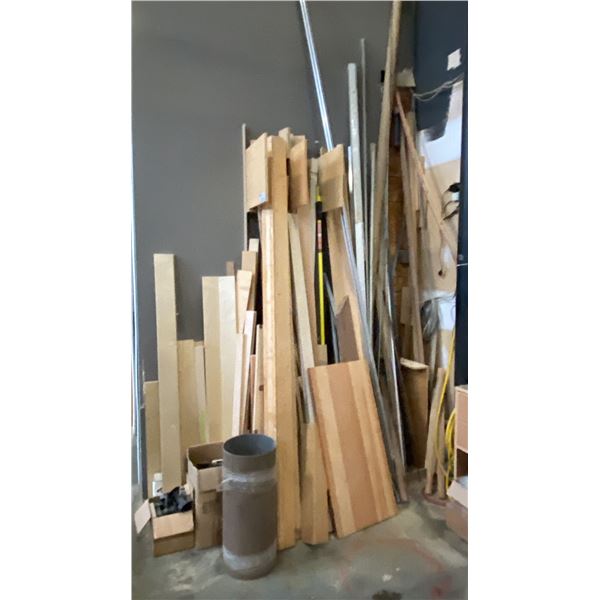 LARGE GROUP OF ASSORTED WOOD & SCRAP METAL
