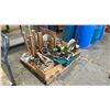 Image 1 : PALLET OF ASSORTED TOOLS, SAWS & HARDWARE