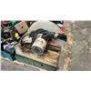 Image 2 : PALLET OF ASSORTED TOOLS, SAWS & HARDWARE