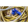 Image 5 : GROUP OF 3 PNEUMATIC TOOLS AND YELLOW AIRLINE HOSE