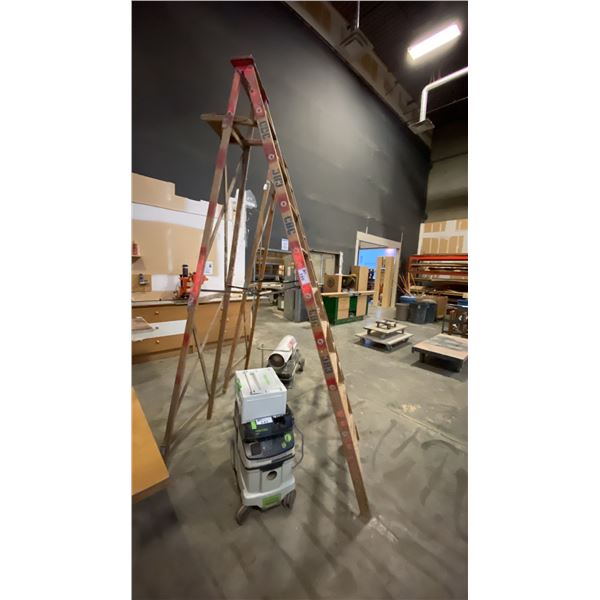 CBC 10FT WOODEN STEP LADDER