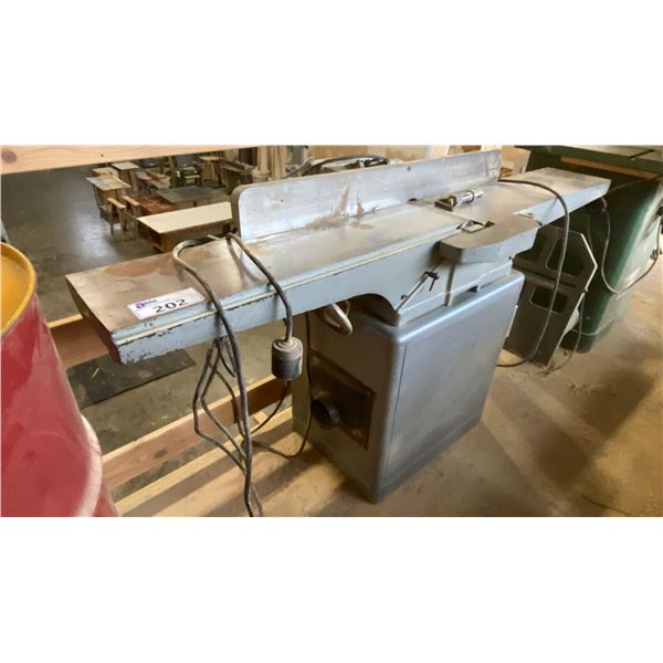 INDUSTRIAL JOINTER WITH 6FT BED