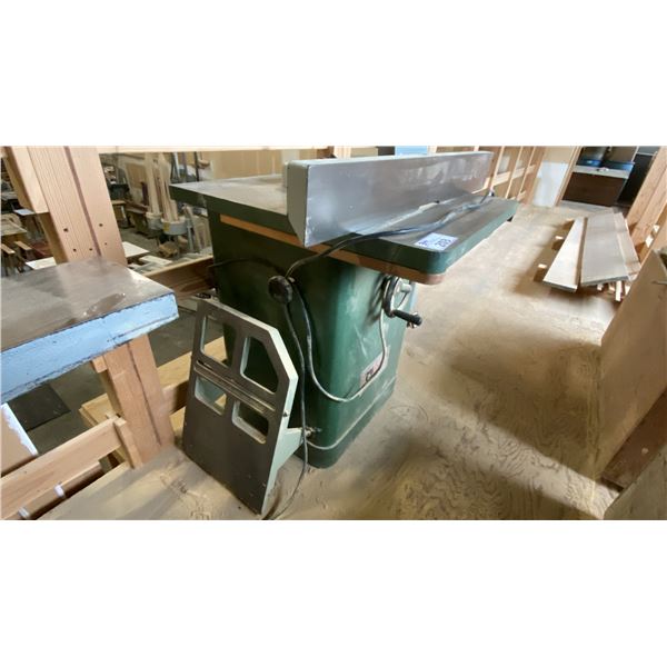 GRIZZLY INDUSTRIAL OSCILLATING SPINDLE SANDER