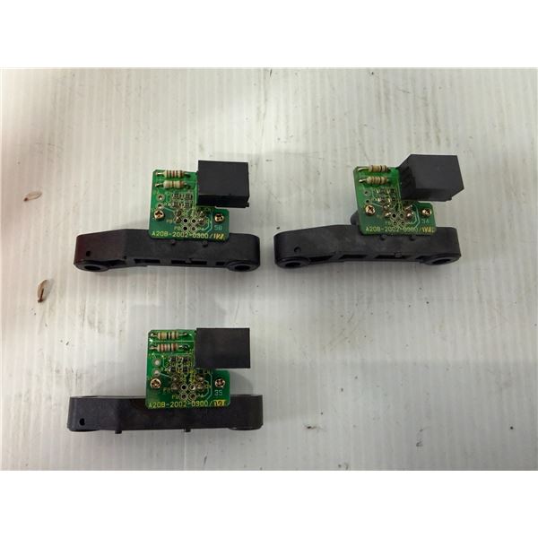 (3) Fanuc #A20B-2002-0300/02A Encoders