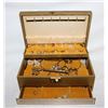Image 1 : VINTAGE ESTATE JEWELRY BOX WITH CONTENTS