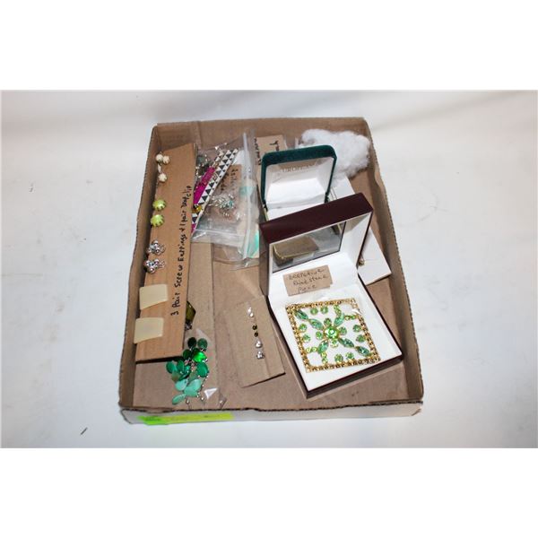 FLAT OF ESTATE VINTAGE JEWELRY/COSTUME