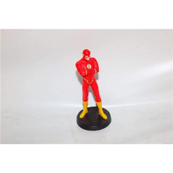 THE FLASH FIGURINE #857 OF 2000 SCULPTED BY YOE ST