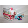 Image 1 : PEPPA  PIG FAMILY CAMPER, FURNITURE & PEPPA PIGS