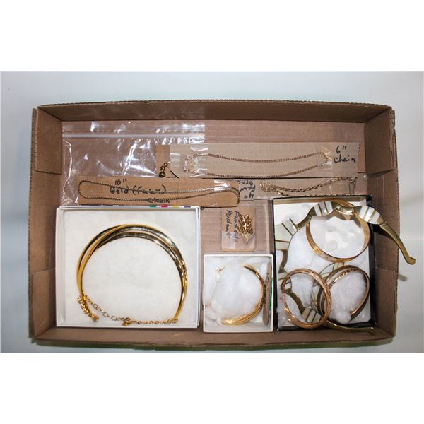 FLAT OF ESTATE VINTAGE JEWELRY/COSTUME