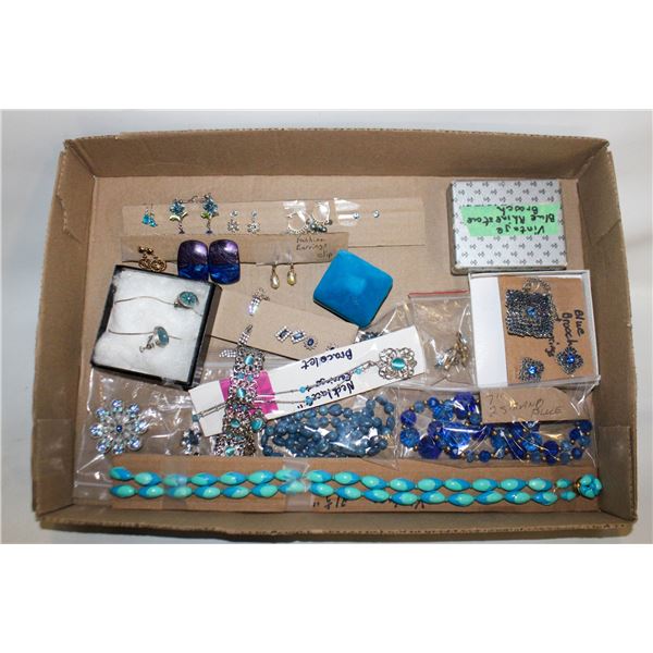 FLAT OF ESTATE VINTAGE JEWELRY/COSTUME