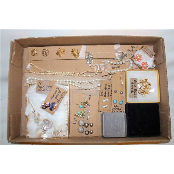 FLAT OF ESTATE VINTAGE JEWELRY/COSTUME