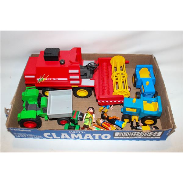 PLAYMOBILE COMBINE HARVESTER, 4 TRACTORS & 10
