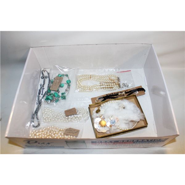 FLAT OF ESTATE VINTAGE JEWELRY/COSTUME