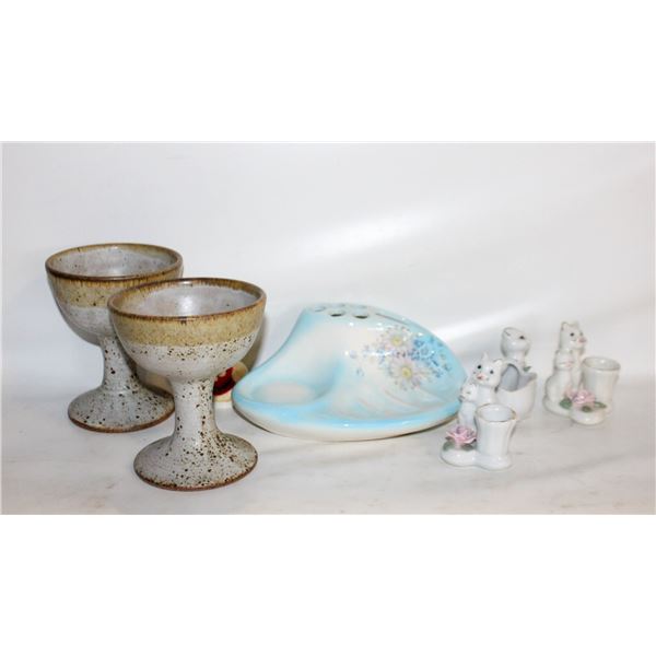 VINTAGE CERAMIC BATHROOM VALET,