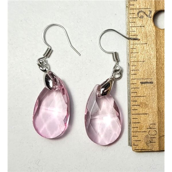 15)  PEAR SHAPED  FACETTED  PALE PINK