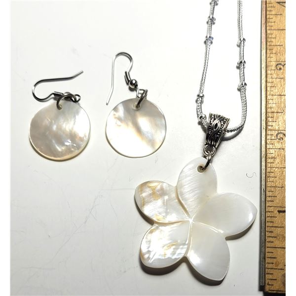 14)  SET OF NATURAL MOTHER OF PEARL