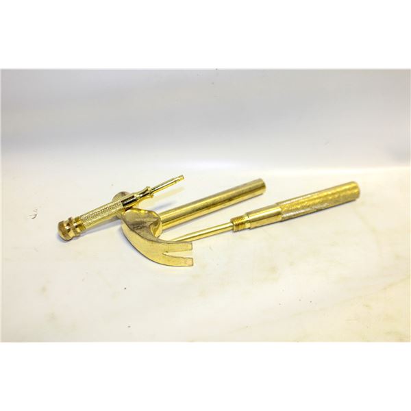 3 IN 1 HAMMER, FLAT SCREWDRIVER, ROBERTSON DRIVER