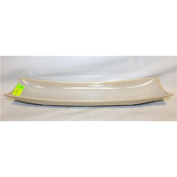 19” X 5” STONEWARE SERVING DISH