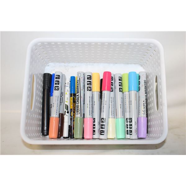 COLLECTION OF LIQUID CHALK MARKERS