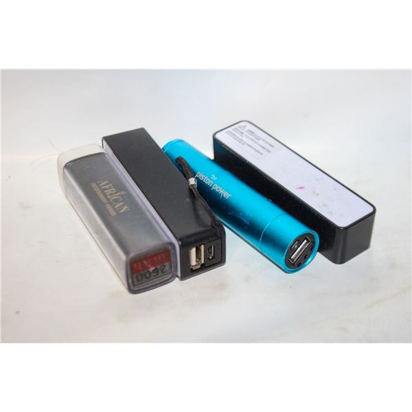 4 POWER BANKS
