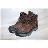 Image 1 : DAKOTA SIZE 10 GREEN PATCH WORK BOOTS